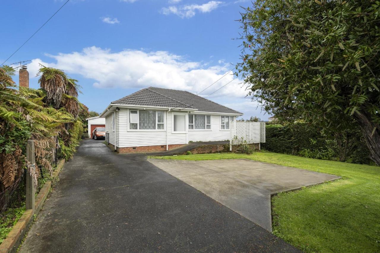 Entire House In Mt Wellington, Central Auckland Exteriör bild