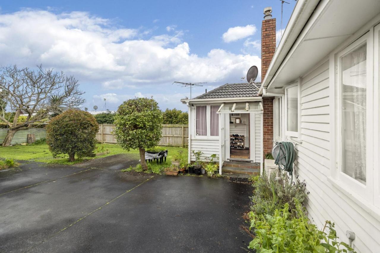 Entire House In Mt Wellington, Central Auckland Exteriör bild