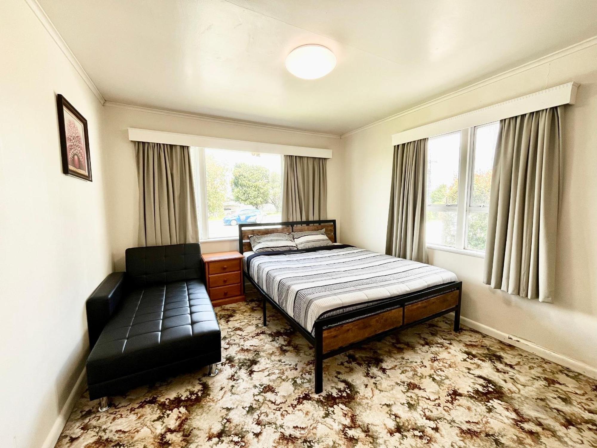Entire House In Mt Wellington, Central Auckland Exteriör bild